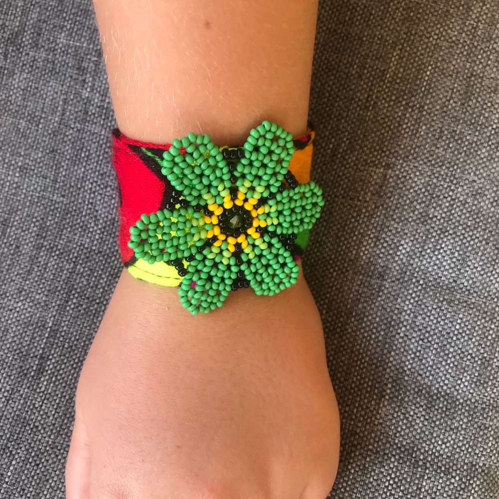 Green Boho Floral Beaded Bracelet